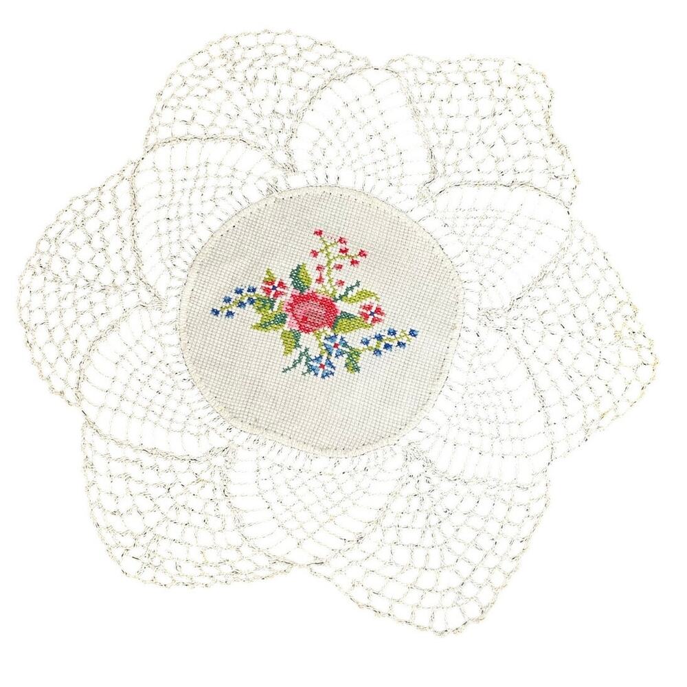 Vtg Lace Doily- Table Cover- Flower edge floral petite point- 9" cottagecore